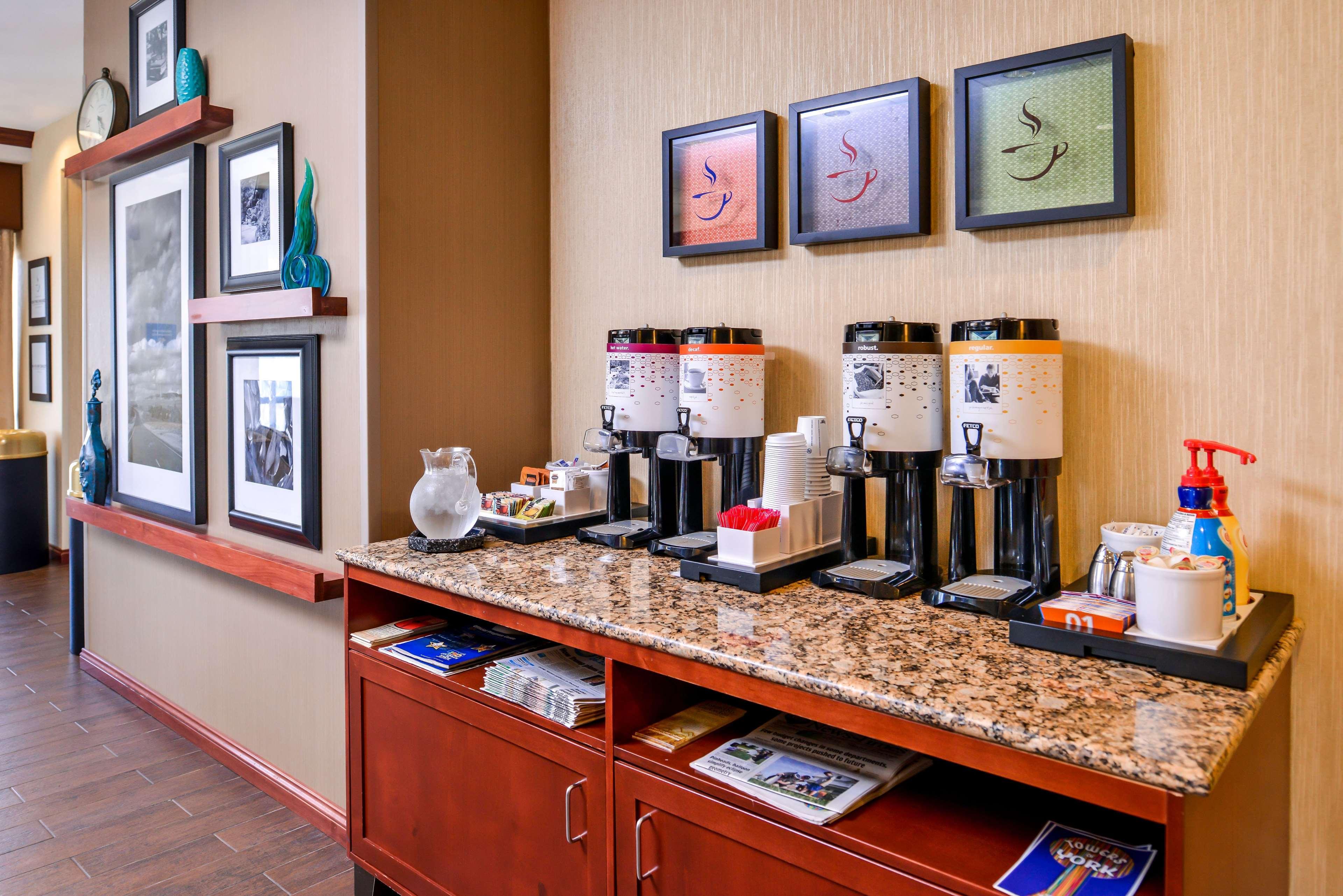 Hampton Inn York Eksteriør billede
